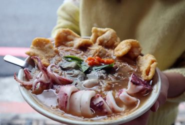 中山站 | 面線町 隱身在打鐵街裡的奢華版麵線 小卷/鮮蚵/大腸/花枝雞肉丸/魚酥 五種配料超浮誇
