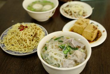 台中美食 | 珍品小吃 芋頭米粉 超人氣市場美食炒麵 小菜