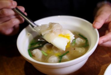 府中站 | 老曹餛飩~用噶瑪蘭黑豬肉做內餡的60年老店~黃石市場/慈惠宮/林家花園週邊