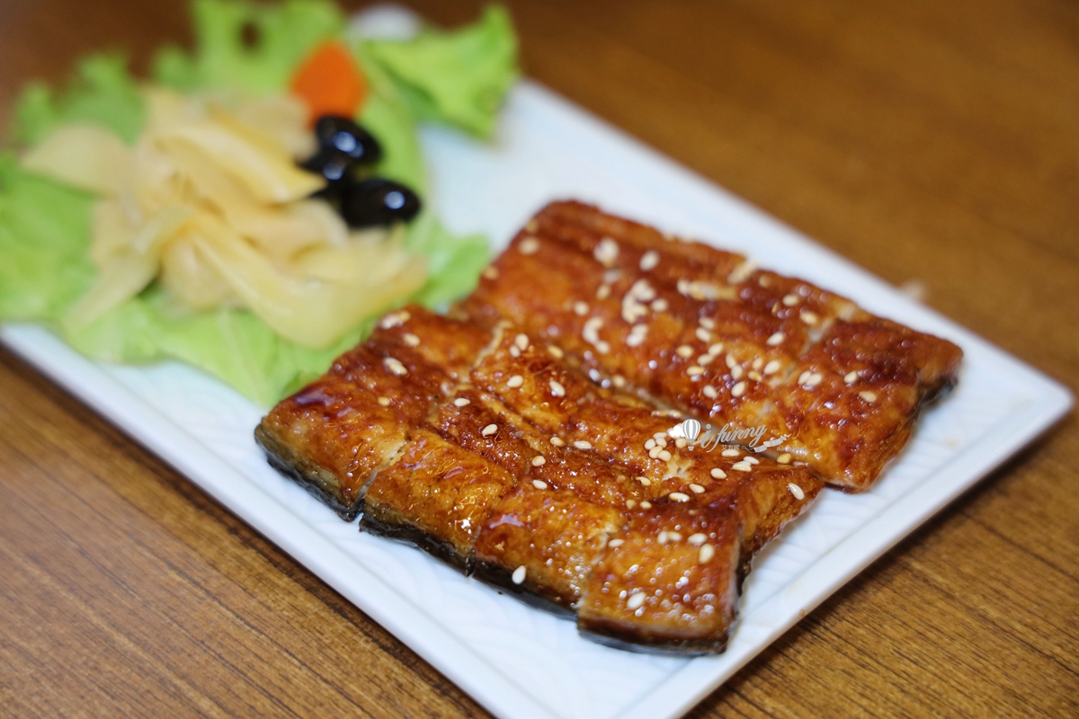 台南美食 | 比日屋日本料理  創意的泡菜豬排壽司及甘露香魚壽司
