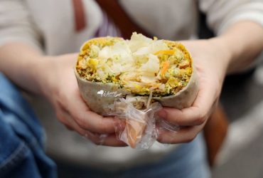 北投阿泓潤餅 | 在地排隊美食 全麥餅皮咖哩香 還有生菜沙拉潤餅