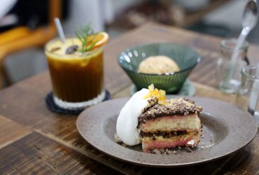 西門站 | La grotta 鬧中取靜的優雅閒靜 半凍冰糕超經典義大利甜點