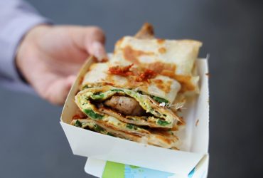 海山站 | 啖餅坊~手捍蛋餅皮 在地人氣排隊名店 口感厚實口味多元