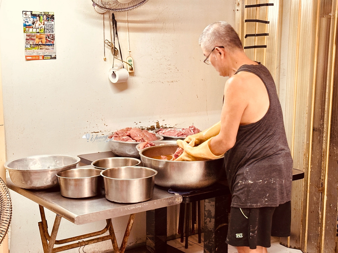 台北車站西門站 | 城中市場美食 阿順排骨 必吃排骨小雞飯 - ifunny