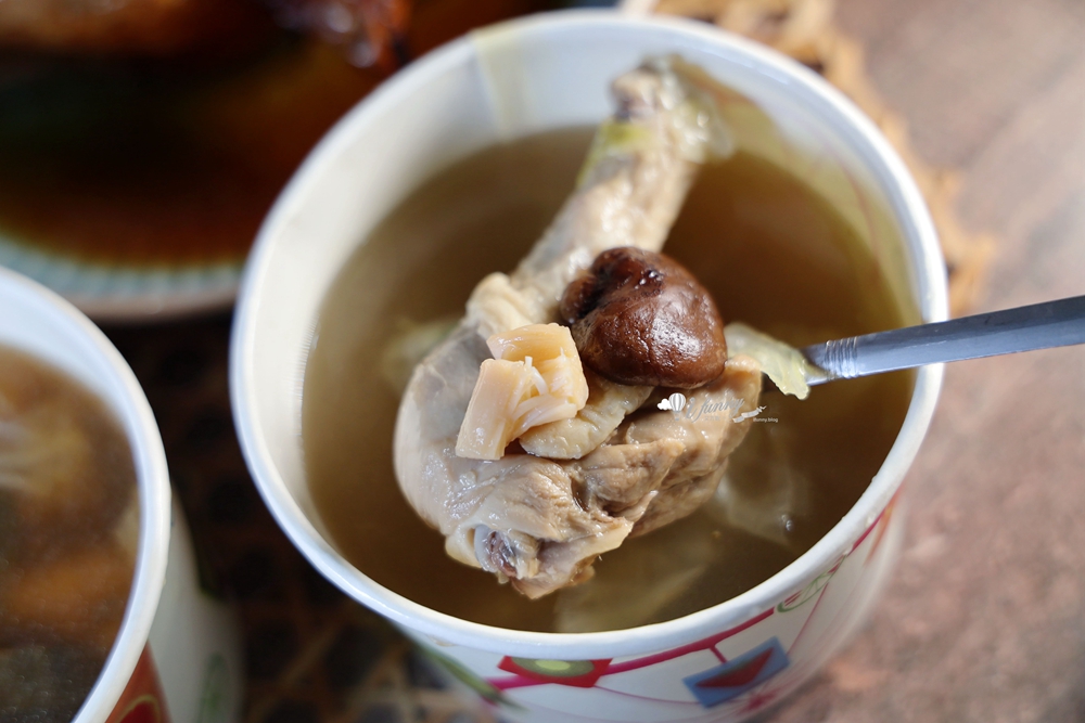 中和板橋美食 | 思汗烤雞 現烤蒜香烤雞二吃 還有必吃雞油糥米飯及鮮美雞湯 - ifunny