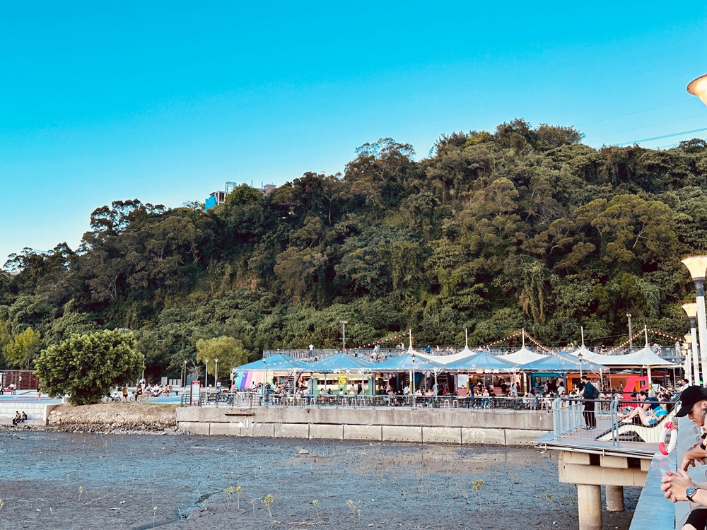 關渡碼頭貨櫃市集 | 雙北最新約會 打卡熱點 超Chill河畔美景+14櫃異國美食 - ifunny