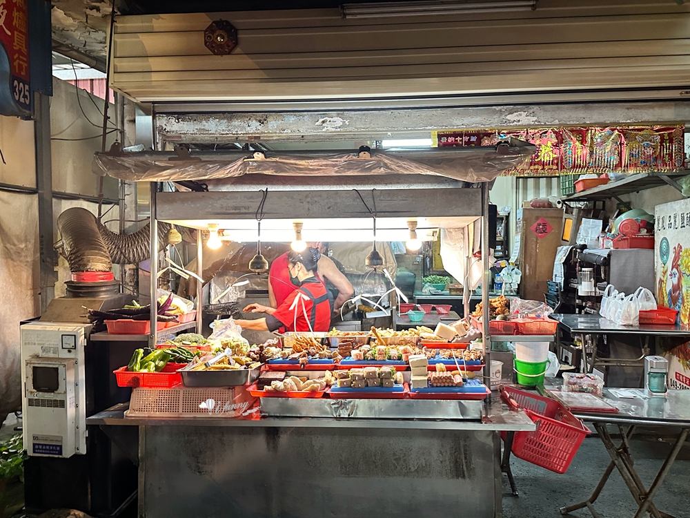 魚池美食 | 麗鳳(品麗)鹽酥雞 超夯排隊名店 免費加蒜、洋蔥、蔥花辣椒、醃漬蘿蔔及黃瓜 - ifunny