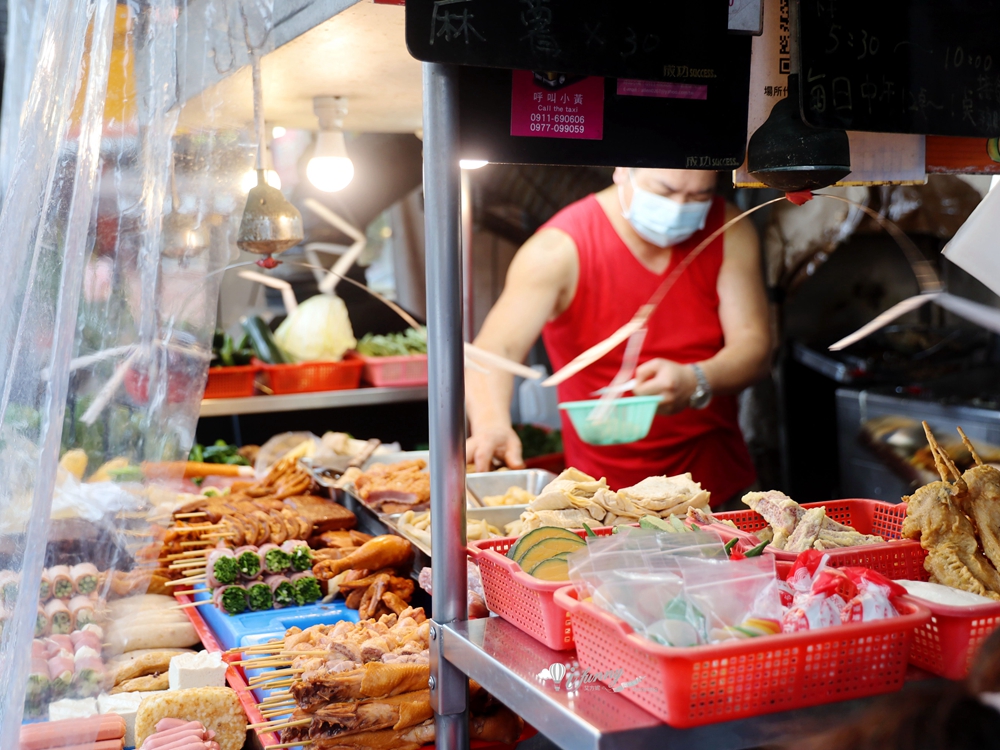 魚池美食 | 麗鳳(品麗)鹽酥雞 超夯排隊名店 免費加蒜、洋蔥、蔥花辣椒、醃漬蘿蔔及黃瓜 - ifunny