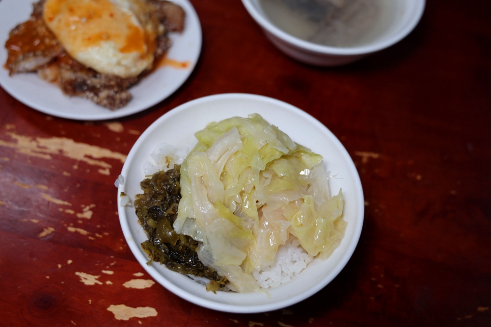 基隆美食 | 天天鮮排骨飯~IG正紅美食/蝦仁排骨堆高高/雞腿魚排好澎湃/食尚玩家推薦 - ifunny