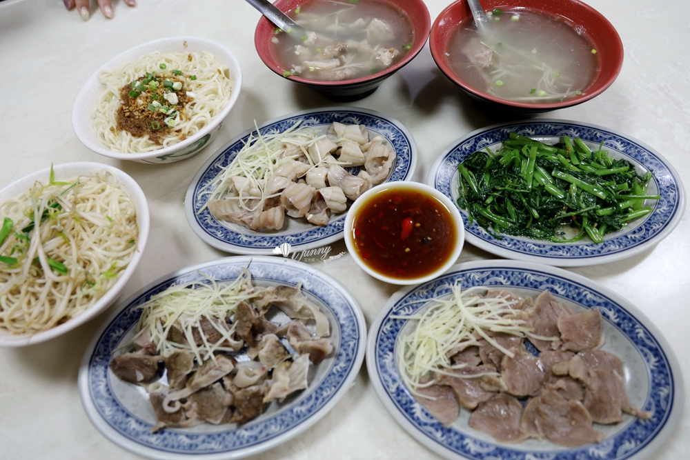 土城美食 | 烏醋麵 平凡家常味 獨家辣醬一定要加