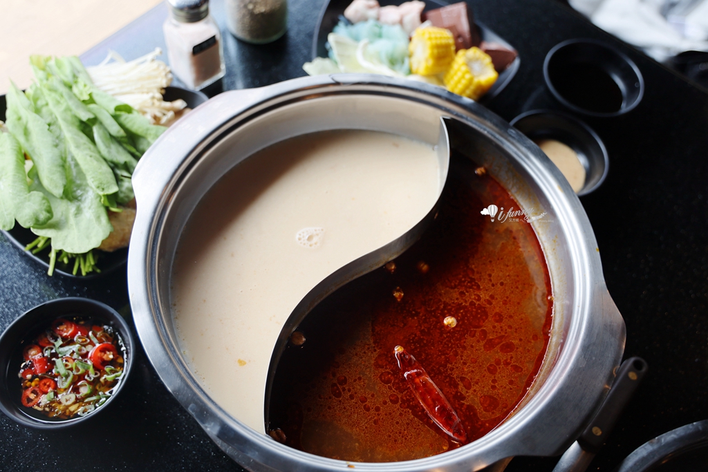 西門站 | 瓦崎燒烤火鍋 近百種頂級嚴選食材精緻單點式吃到飽 六種火鍋湯底加上燒烤 只要689元起 - ifunny 西門站 | 瓦崎燒烤火鍋 近百種頂級嚴選食材精緻單點式吃到飽 六種火鍋湯底加上燒烤 只要689元起 - ifunny