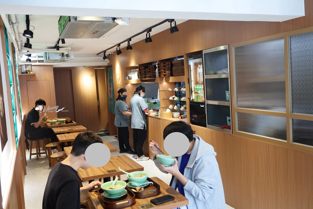 忠青商行新品牌 青嬌膠原麵館 6小時燉煮雞湯 黃金燉雞湯、芋頭排骨湯 還有超水準的小菜 - ifunny 忠青商行新品牌 青嬌膠原麵館 6小時燉煮雞湯 黃金燉雞湯、芋頭排骨湯 還有超水準的小菜 - ifunny