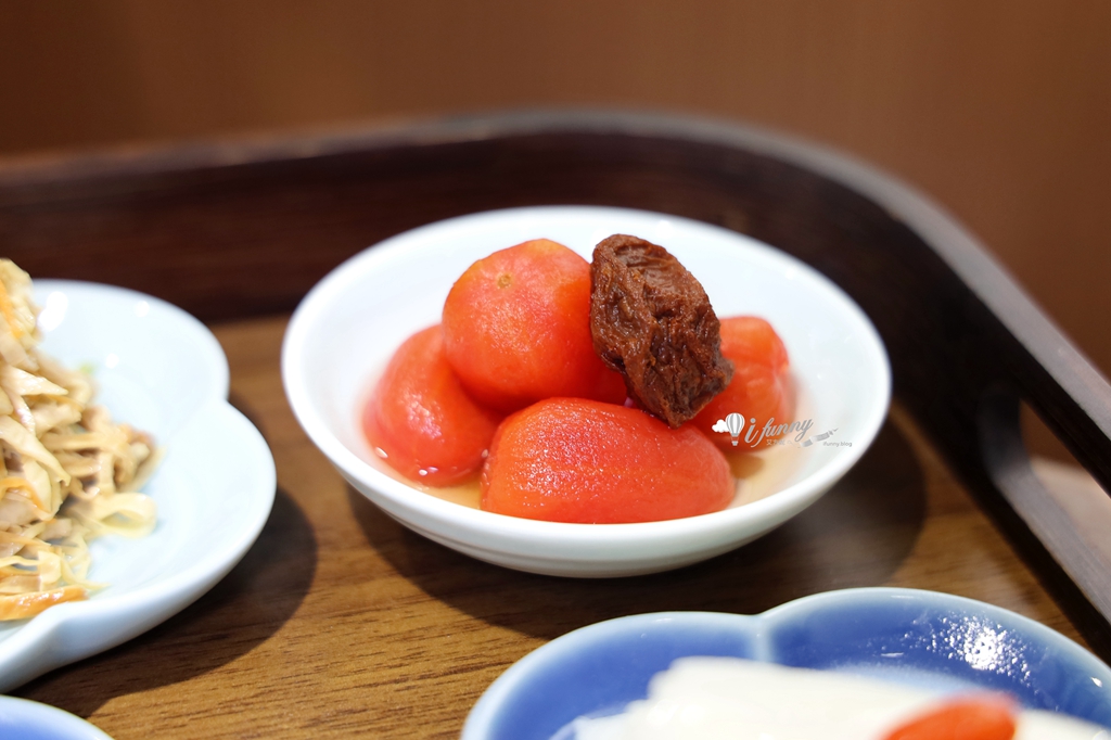 忠青商行新品牌 青嬌膠原麵館 6小時燉煮雞湯 黃金燉雞湯、芋頭排骨湯 還有超水準的小菜 - ifunny 忠青商行新品牌 青嬌膠原麵館 6小時燉煮雞湯 黃金燉雞湯、芋頭排骨湯 還有超水準的小菜 - ifunny