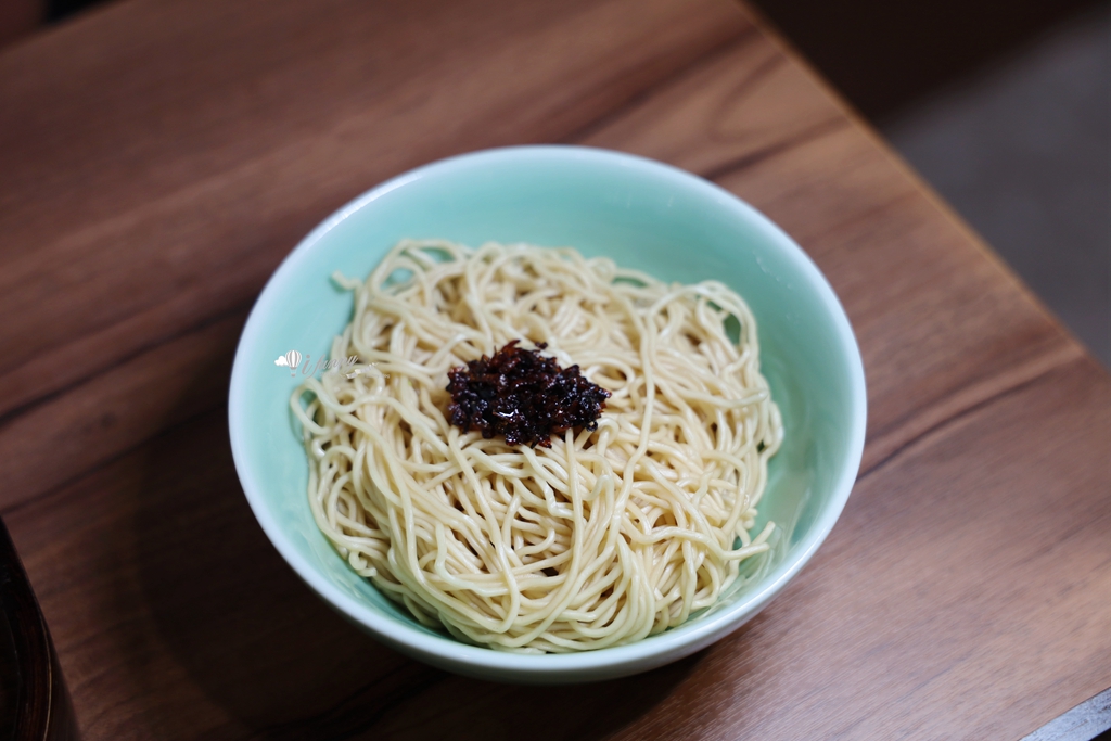 忠青商行新品牌 青嬌膠原麵館 6小時燉煮雞湯 黃金燉雞湯、芋頭排骨湯 還有超水準的小菜 - ifunny 忠青商行新品牌 青嬌膠原麵館 6小時燉煮雞湯 黃金燉雞湯、芋頭排骨湯 還有超水準的小菜 - ifunny