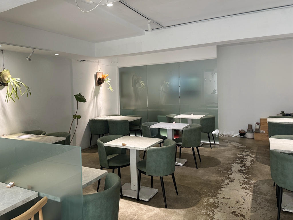 市政府站 | 午葉信義 LEAVES Cafe 市區裡的綠洲 植栽網美早午餐 - ifunny 市政府站 | 午葉信義 LEAVES Cafe 市區裡的綠洲 植栽網美早午餐 - ifunny