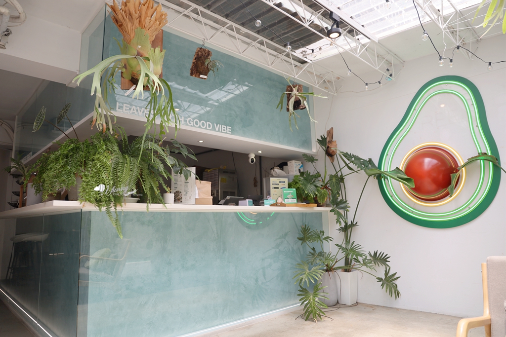 市政府站 | 午葉信義 LEAVES Cafe 市區裡的綠洲 植栽網美早午餐 - ifunny 市政府站 | 午葉信義 LEAVES Cafe 市區裡的綠洲 植栽網美早午餐 - ifunny