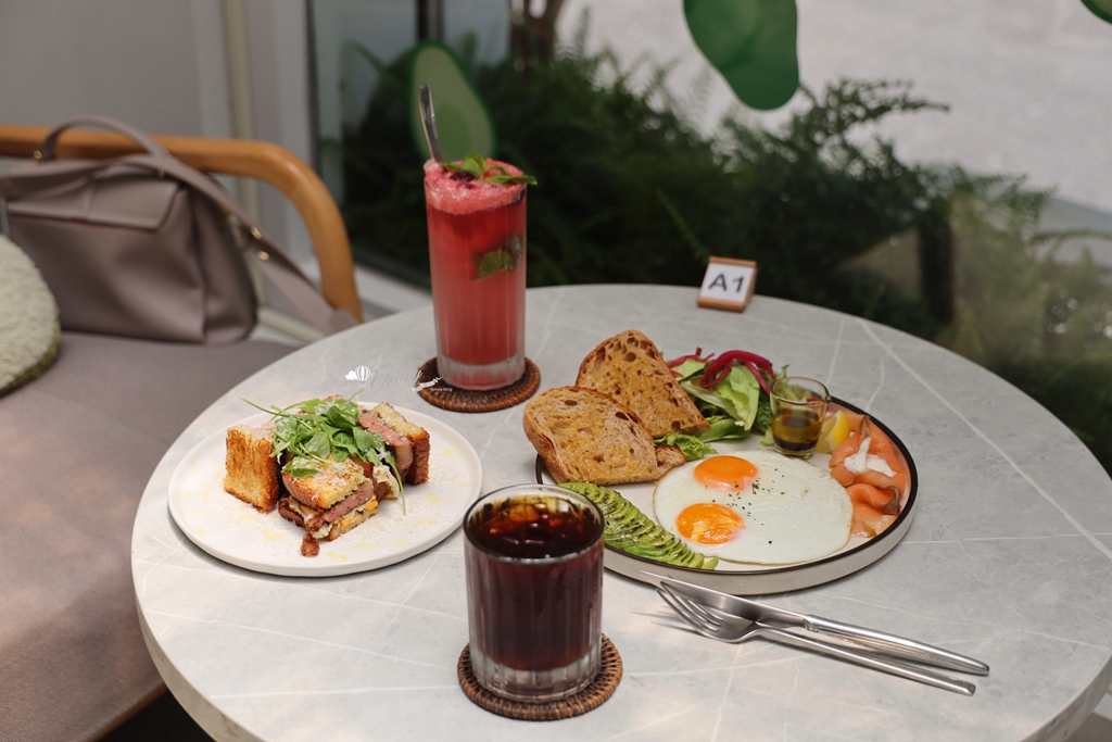 市政府站 | 午葉信義 LEAVES Cafe 市區裡的綠洲 植栽網美早午餐 - ifunny 市政府站 | 午葉信義 LEAVES Cafe 市區裡的綠洲 植栽網美早午餐 - ifunny