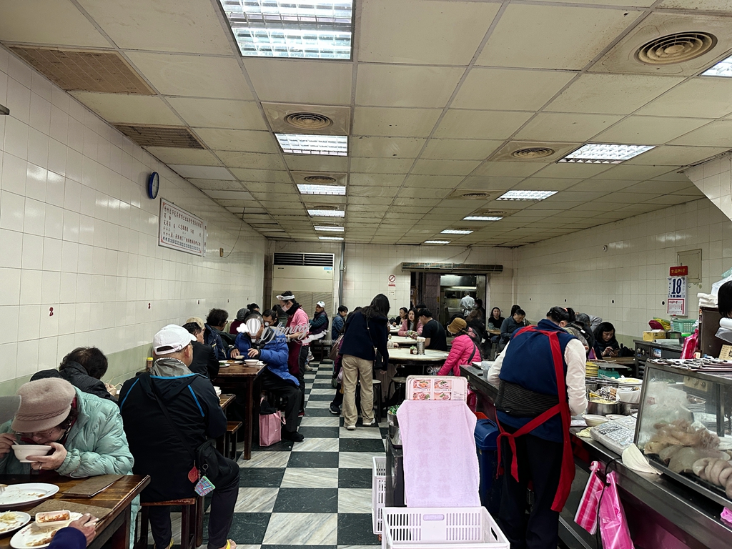 龍山寺站 | 周記肉粥 15元肉粥 台北三大紅燒肉 近70年老店 - ifunny 龍山寺站 | 周記肉粥 15元肉粥 台北三大紅燒肉 近70年老店 - ifunny