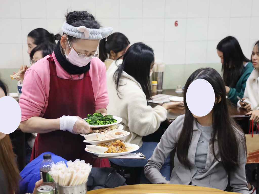 龍山寺站 | 周記肉粥 15元肉粥 台北三大紅燒肉 近70年老店 - ifunny 龍山寺站 | 周記肉粥 15元肉粥 台北三大紅燒肉 近70年老店 - ifunny