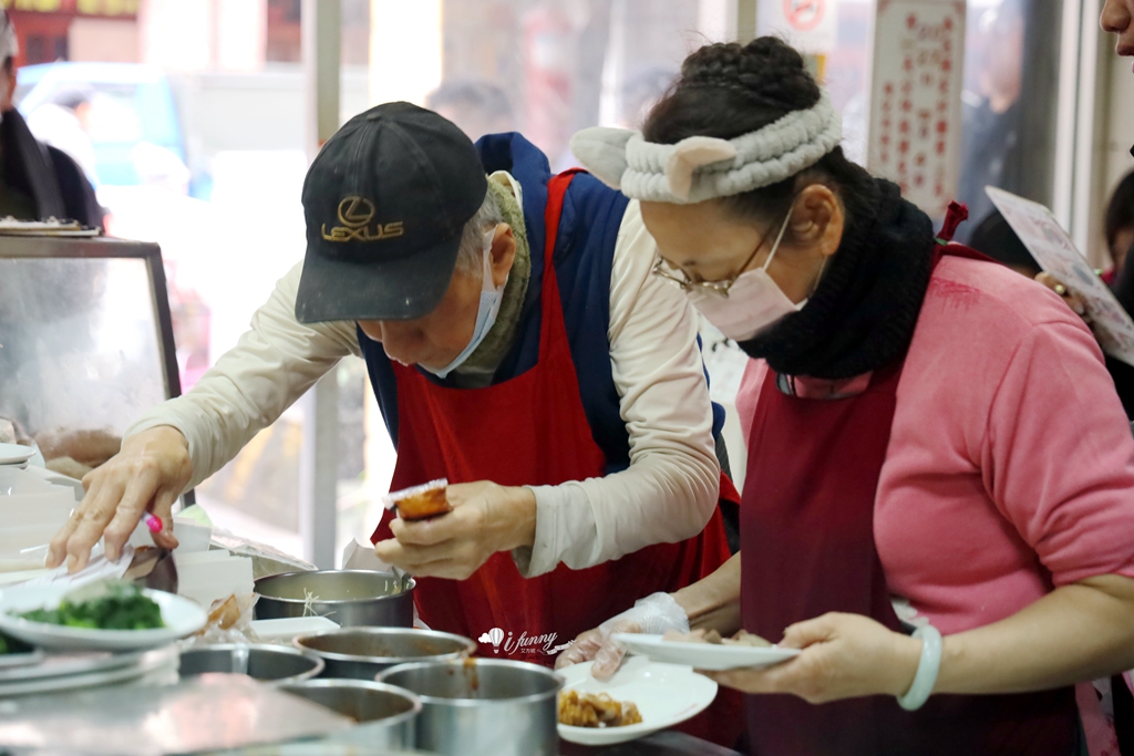 龍山寺站 | 周記肉粥 15元肉粥 台北三大紅燒肉 近70年老店 - ifunny 龍山寺站 | 周記肉粥 15元肉粥 台北三大紅燒肉 近70年老店 - ifunny