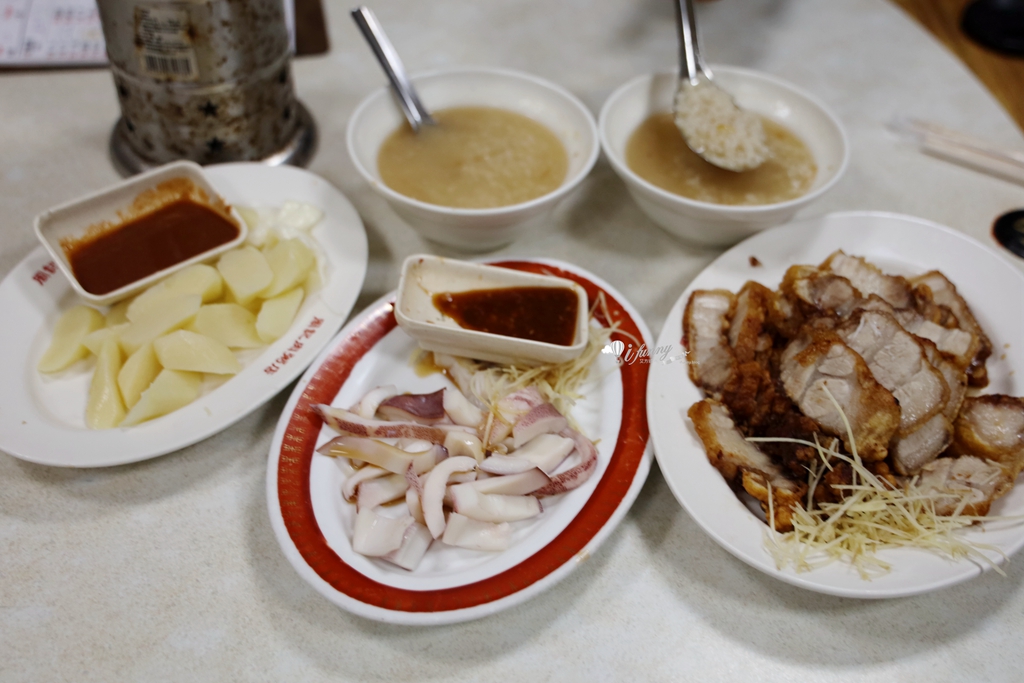 龍山寺站 | 周記肉粥 15元肉粥 台北三大紅燒肉 近70年老店