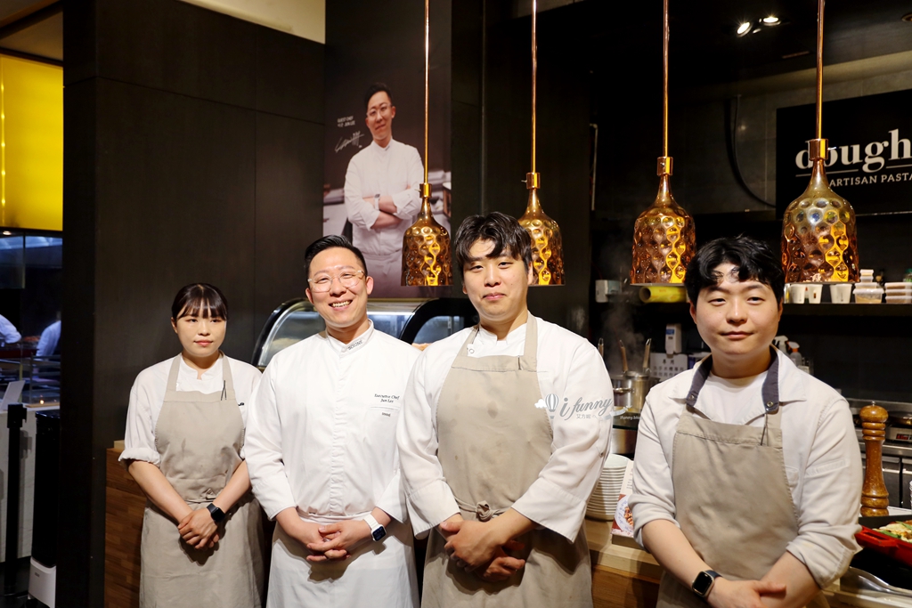 首爾最潮米其林餐廳「doughroom」快閃登台 韓籍米其林二星主廚李駿 進駐寒舍艾美探索廚房 - ifunny 首爾最潮米其林餐廳「doughroom」快閃登台 韓籍米其林二星主廚李駿 進駐寒舍艾美探索廚房 - ifunny