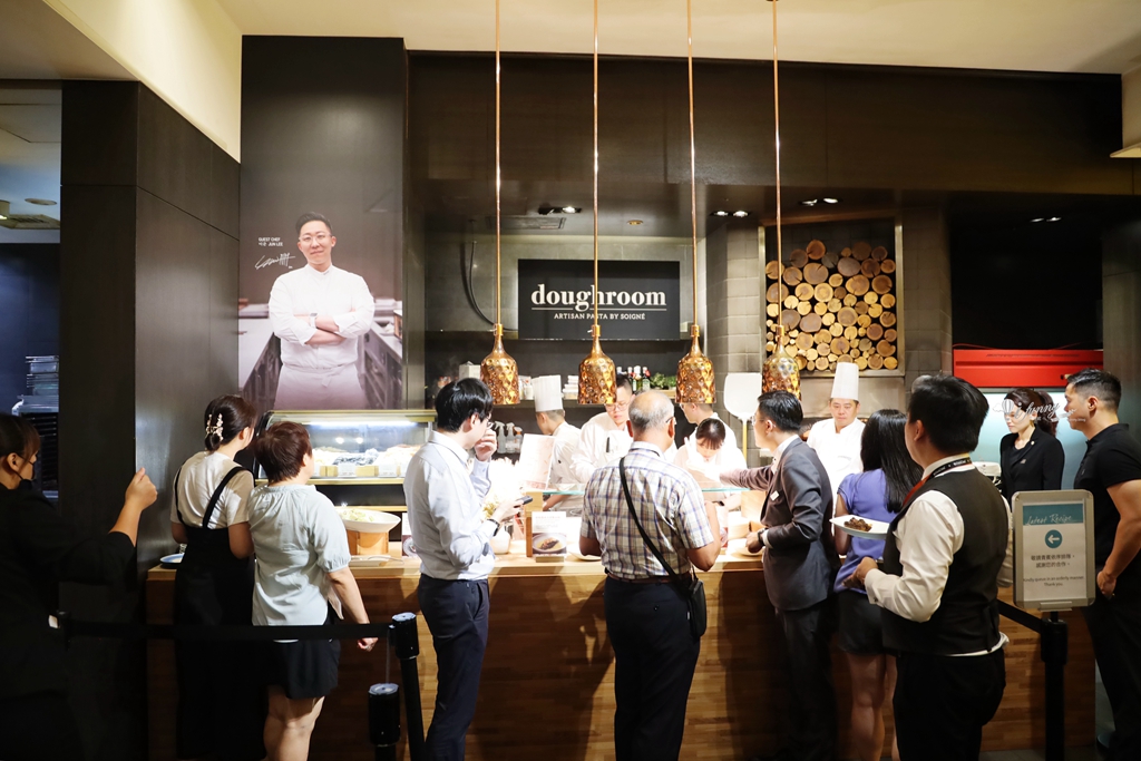 首爾最潮米其林餐廳「doughroom」快閃登台 韓籍米其林二星主廚李駿 進駐寒舍艾美探索廚房 - ifunny 首爾最潮米其林餐廳「doughroom」快閃登台 韓籍米其林二星主廚李駿 進駐寒舍艾美探索廚房 - ifunny