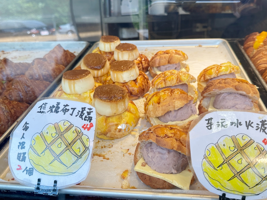 三重國小站 | 台灣蕃薯 不賣蕃薯 賣可頌菠蘿 全品項買五送一 - ifunny