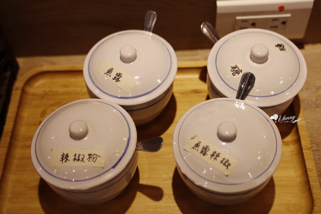 松江南京站 | 雞泰炒(Kanokwan 老麵攤隱藏版料理) 採用氣冷雞 推薦雙拼 椰漿雞 蝦末烘蛋 泰式海鮮炒河粉 - ifunny 松江南京站 | 雞泰炒(Kanokwan 老麵攤隱藏版料理) 採用氣冷雞 推薦雙拼 椰漿雞 蝦末烘蛋 泰式海鮮炒河粉 - ifunny