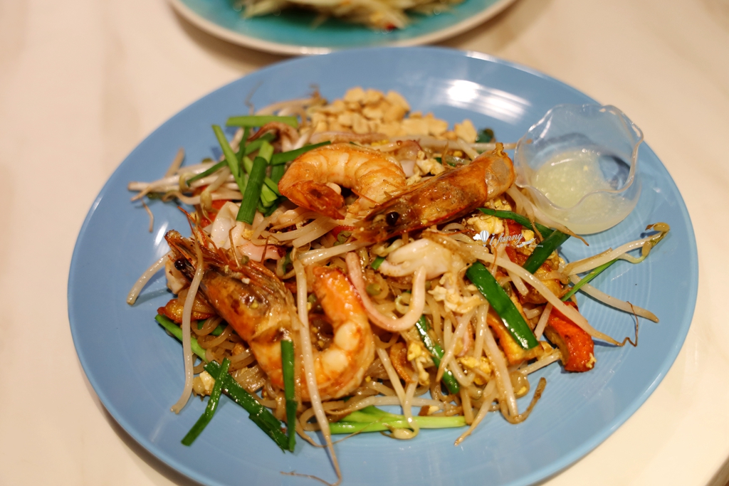 松江南京站 | 雞泰炒(Kanokwan 老麵攤隱藏版料理) 採用氣冷雞 推薦雙拼 椰漿雞 蝦末烘蛋 泰式海鮮炒河粉 - ifunny 松江南京站 | 雞泰炒(Kanokwan 老麵攤隱藏版料理) 採用氣冷雞 推薦雙拼 椰漿雞 蝦末烘蛋 泰式海鮮炒河粉 - ifunny