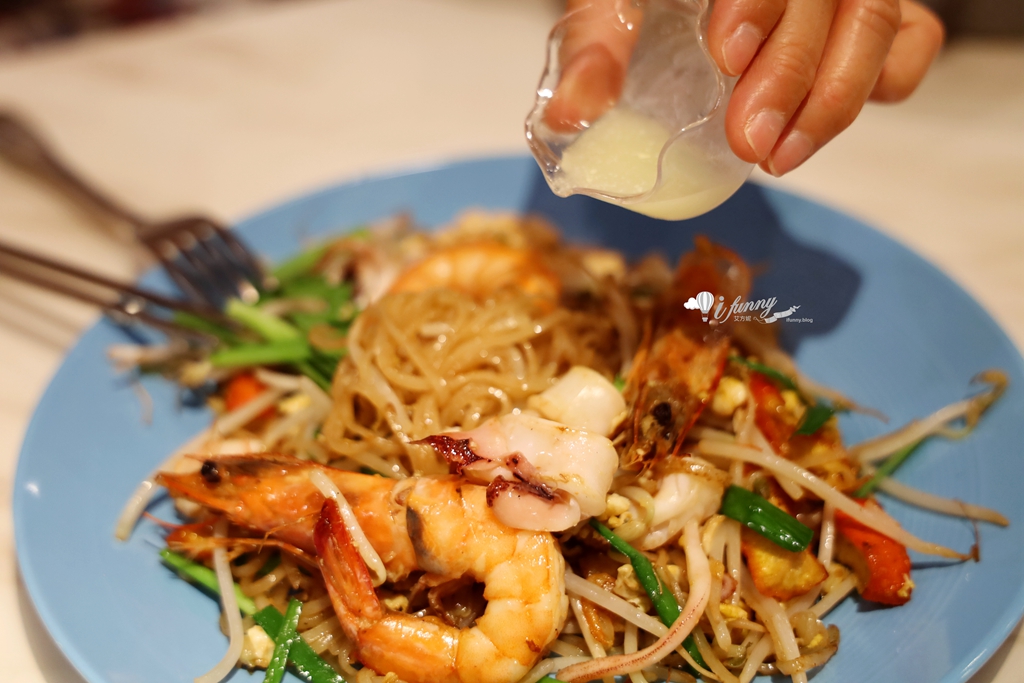 松江南京站 | 雞泰炒(Kanokwan 老麵攤隱藏版料理) 採用氣冷雞 推薦雙拼 椰漿雞 蝦末烘蛋 泰式海鮮炒河粉 - ifunny 松江南京站 | 雞泰炒(Kanokwan 老麵攤隱藏版料理) 採用氣冷雞 推薦雙拼 椰漿雞 蝦末烘蛋 泰式海鮮炒河粉 - ifunny
