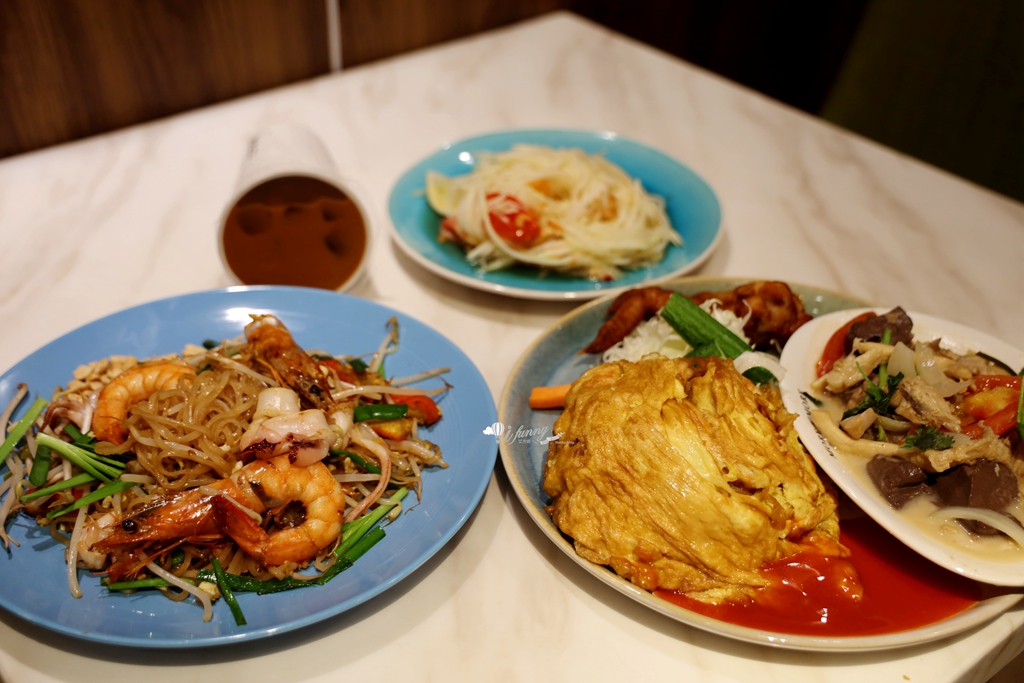 松江南京站 | 雞泰炒(Kanokwan 老麵攤隱藏版料理) 採用氣冷雞 推薦雙拼 椰漿雞 蝦末烘蛋 泰式海鮮炒河粉 - ifunny 松江南京站 | 雞泰炒(Kanokwan 老麵攤隱藏版料理) 採用氣冷雞 推薦雙拼 椰漿雞 蝦末烘蛋 泰式海鮮炒河粉 - ifunny