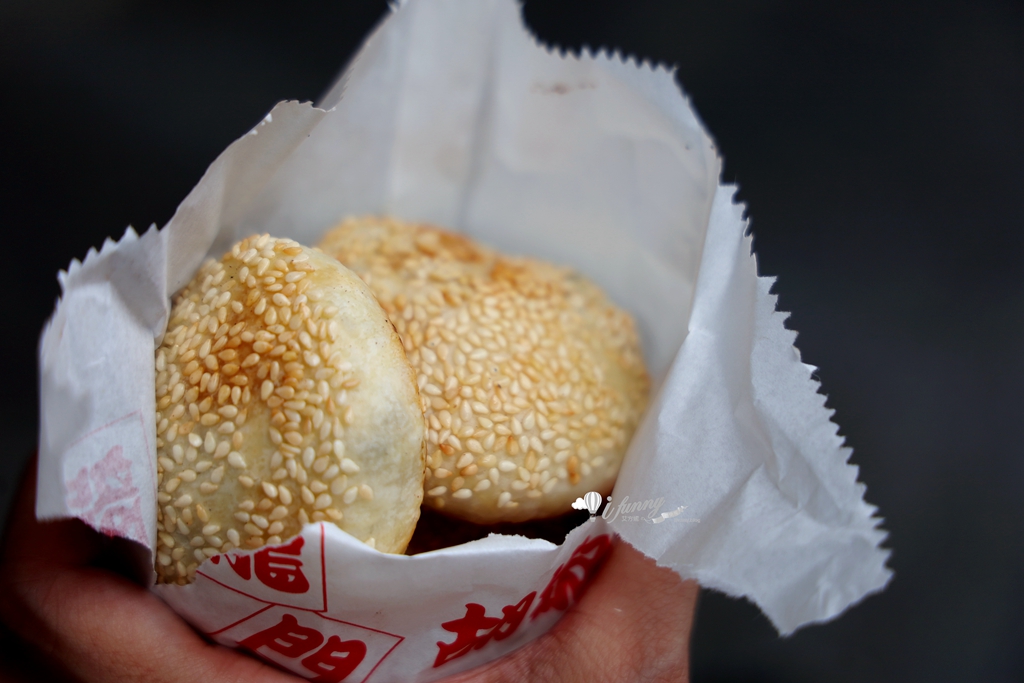 三重國小站 | 龍門胡椒餅 15元的小酥餅及甜餅 也好好吃 - ifunny