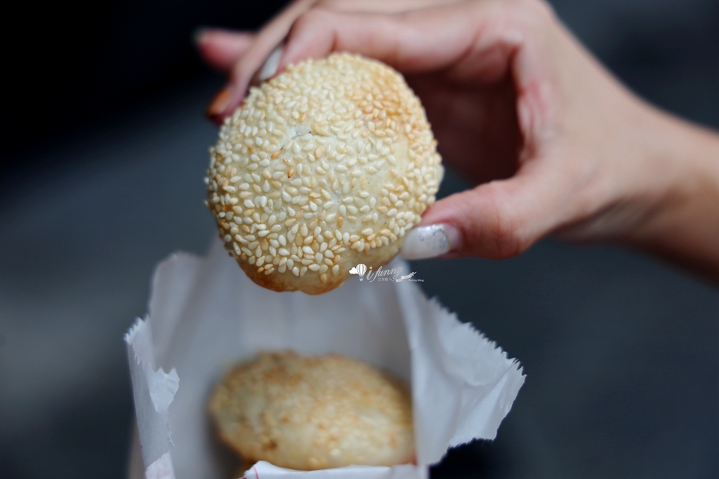三重國小站 | 龍門胡椒餅 15元的小酥餅及甜餅 也好好吃 - ifunny