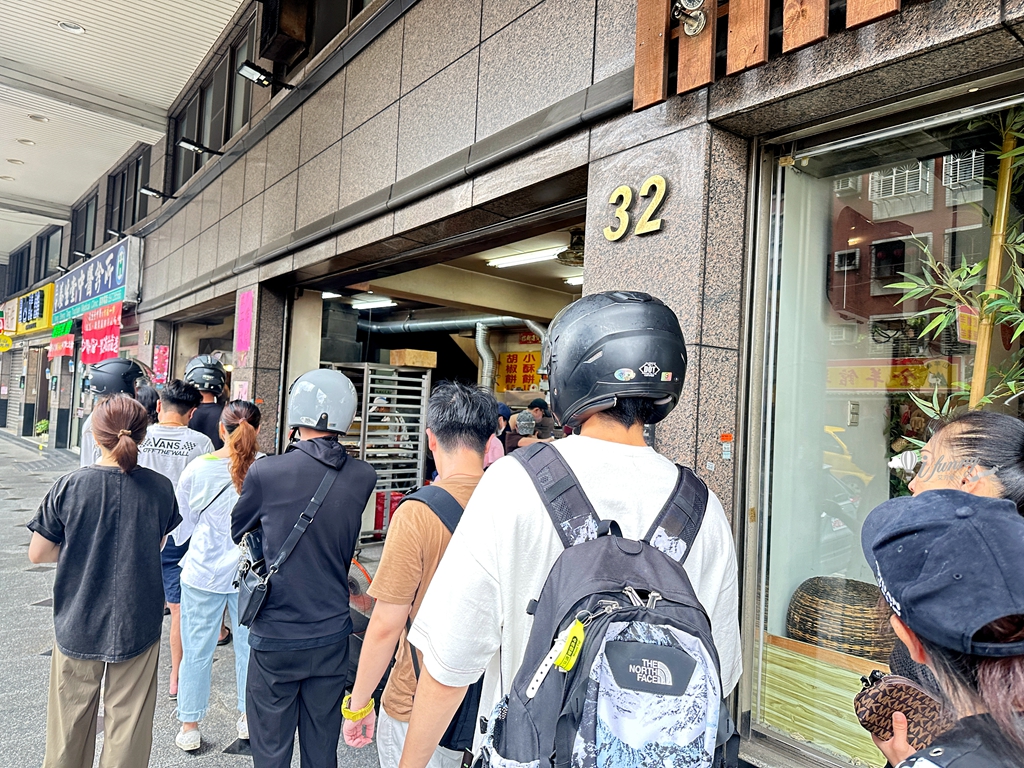 三重國小站 | 龍門胡椒餅 15元的小酥餅及甜餅 也好好吃 - ifunny