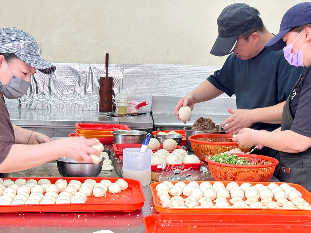 三重國小站 | 龍門胡椒餅 15元的小酥餅及甜餅 也好好吃 - ifunny