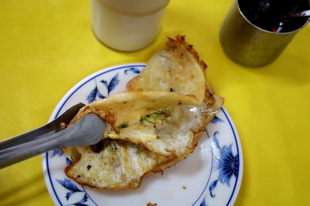 三重國小站 | 仁愛豆漿店、鐵夾蛋餅 一早五點半營業到晚上六點半的豆漿店 - ifunny