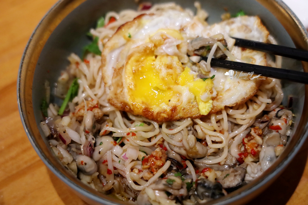 台中西區美食 | 發愣吃VARMT  勤美店 米其林推薦的椒麻乾麵 6000多則評論達4.8分好評 - ifunny