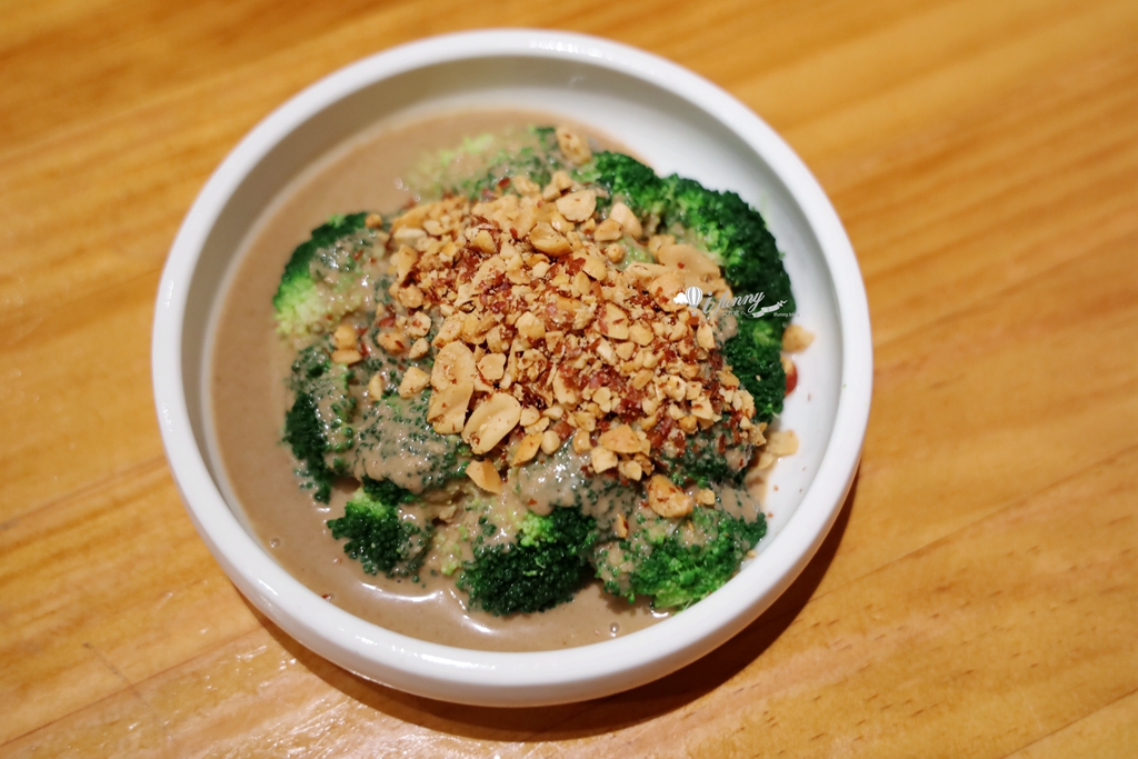 台中西區美食 | 發愣吃VARMT  勤美店 米其林推薦的椒麻乾麵 6000多則評論達4.8分好評 - ifunny