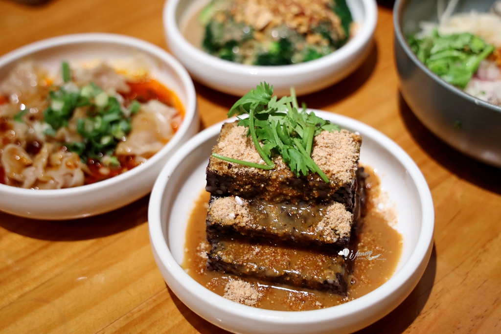 台中西區美食 | 發愣吃VARMT  勤美店 米其林推薦的椒麻乾麵 6000多則評論達4.8分好評 - ifunny