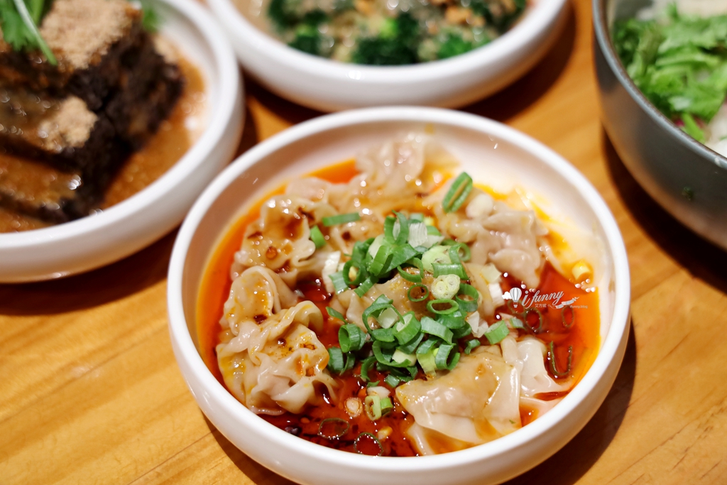 台中西區美食 | 發愣吃VARMT  勤美店 米其林推薦的椒麻乾麵 6000多則評論達4.8分好評 - ifunny
