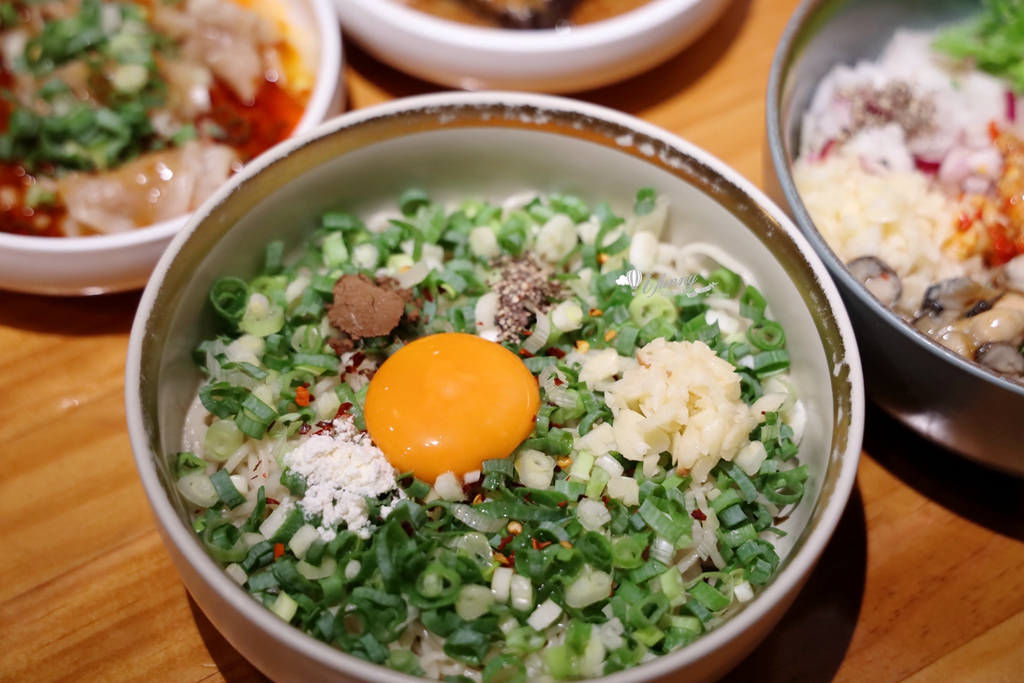台中西區美食 | 發愣吃VARMT  勤美店 米其林推薦的椒麻乾麵 6000多則評論達4.8分好評 - ifunny
