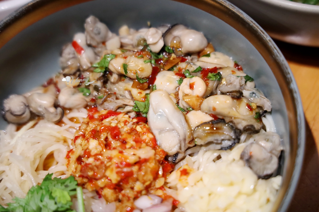 台中西區美食 | 發愣吃VARMT  勤美店 米其林推薦的椒麻乾麵 6000多則評論達4.8分好評 - ifunny