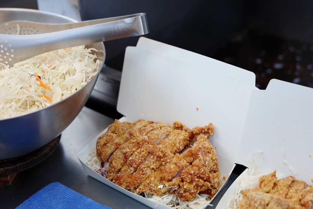 寧夏夜市 | 泰.泰樂椒麻雞腿 酥脆嫰口多汁 搭上酸辣醬料及爽脆高麗菜絲 夠味好吃 - ifunny 寧夏夜市 | 泰.泰樂椒麻雞腿 酥脆嫰口多汁 搭上酸辣醬料及爽脆高麗菜絲 夠味好吃 - ifunny