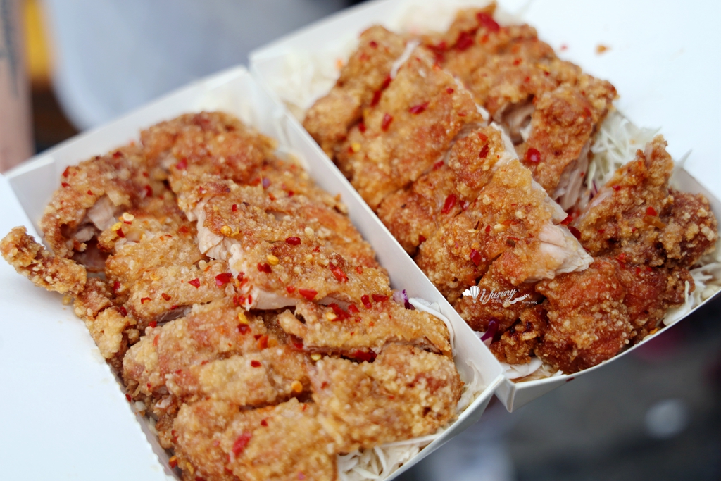 寧夏夜市 | 泰.泰樂椒麻雞腿 酥脆嫰口多汁 搭上酸辣醬料及爽脆高麗菜絲 夠味好吃 - ifunny 寧夏夜市 | 泰.泰樂椒麻雞腿 酥脆嫰口多汁 搭上酸辣醬料及爽脆高麗菜絲 夠味好吃 - ifunny