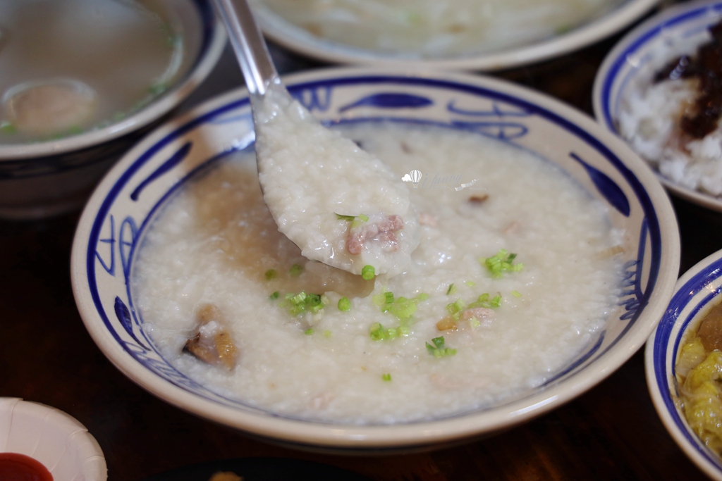 林口三井美食 | 老伙計 黑金滷肉飯.鹹粥.米粉湯 搭配多元小菜炸物超滿足 - ifunny