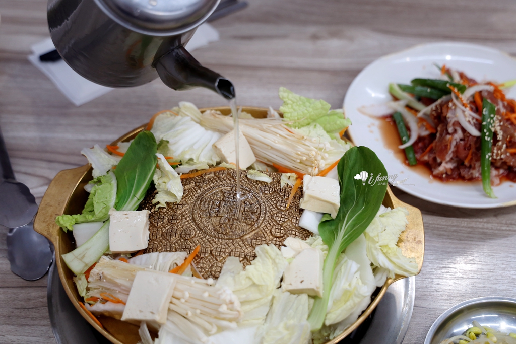 土城美食 | 韓香園 在地人氣韓式料理遷新址 湯品小菜吃到飽 - ifunny 土城美食 | 韓香園 在地人氣韓式料理遷新址 湯品小菜吃到飽 - ifunny