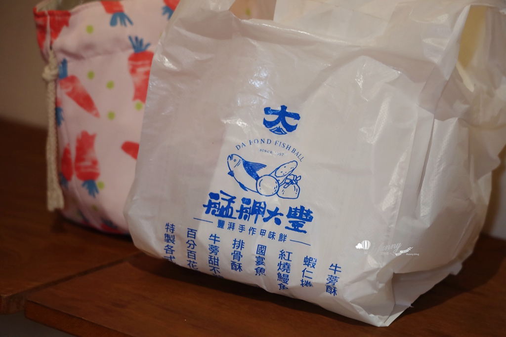 龍山寺站 | 萬華東三水街市場 艋舺大豐魚丸 必吃現牛蒡酥/紅燒鰻魚 - ifunny 龍山寺站 | 萬華東三水街市場 艋舺大豐魚丸 必吃現牛蒡酥/紅燒鰻魚 - ifunny