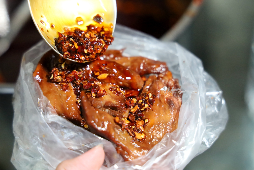 龜山美食│陸光眷村老滷 眷村美食的傳承 雞腳14隻100元/每天熱賣超過5000隻 - ifunny