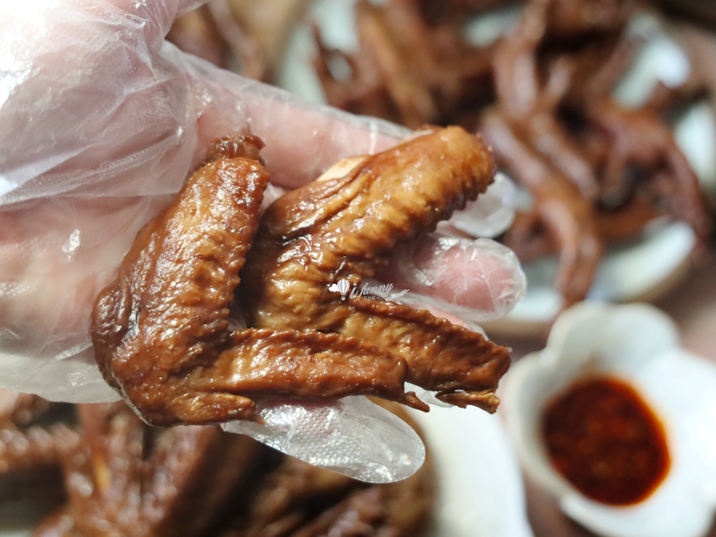 龜山美食│陸光眷村老滷 眷村美食的傳承 雞腳14隻100元/每天熱賣超過5000隻 - ifunny